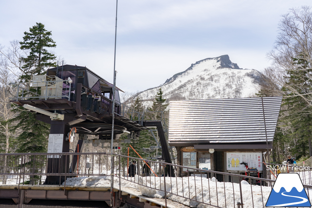 大雪山層雲峡・黒岳ロープウェイスキー場｜どんなに雪解けが早い春でも、北海道には『黒岳』があるという安心感。ありがとう、2023-2024。SNOW Freaks 今季最終レポート！